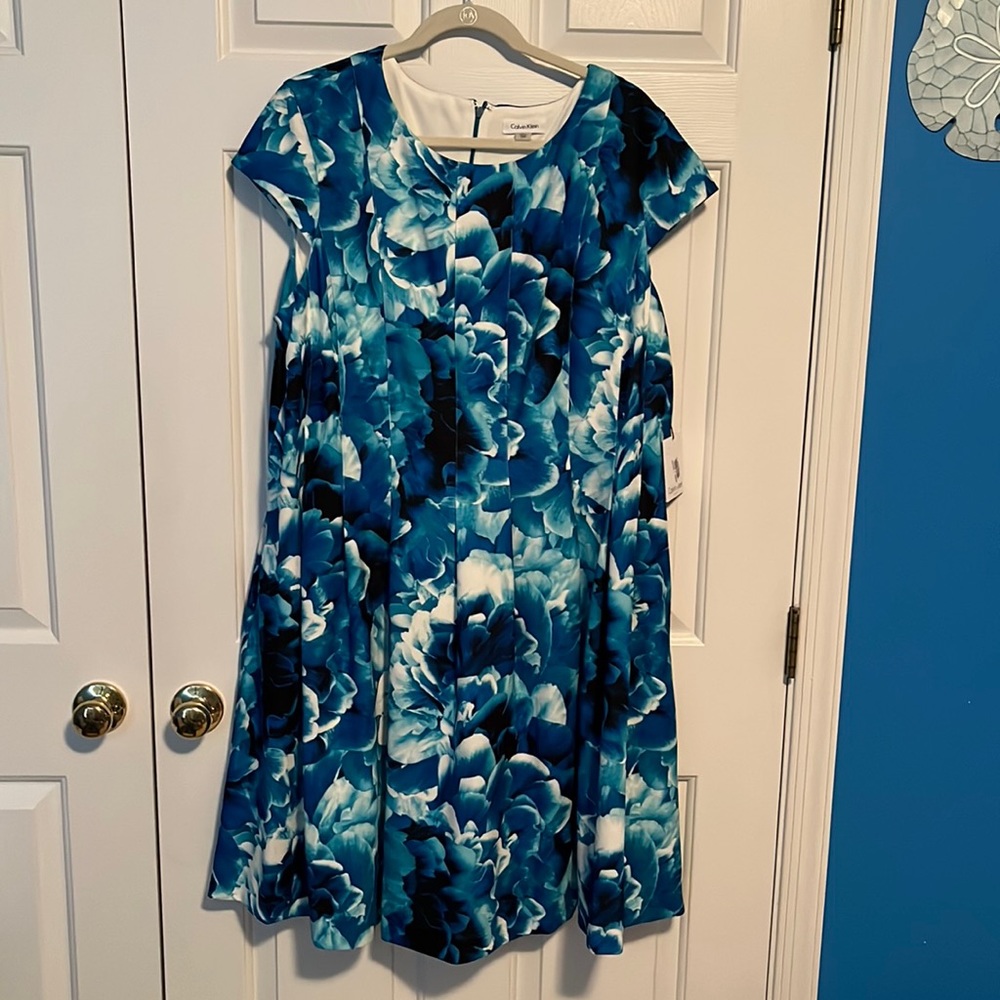 Calvin Klein 20w blue floral fit and flare dress